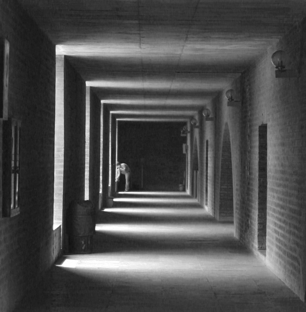 Die Korridorarkaden von IIM Ahmedabad